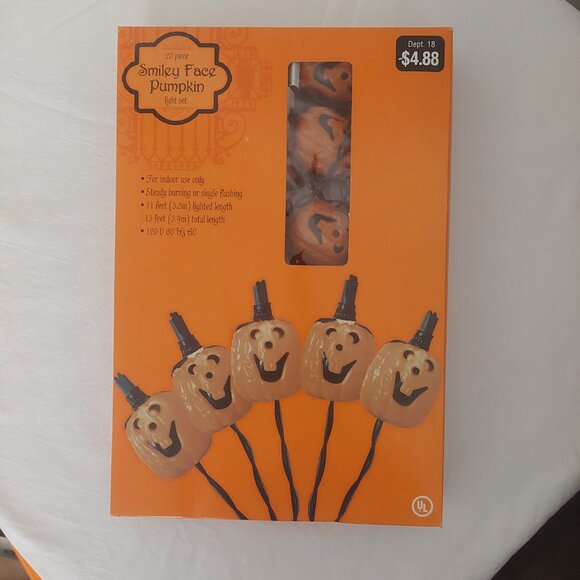 Vintage NIB Halloween Smiley Face Pumpkin Jack o Lantern Blow Mold String Lights - Picture 1 of 5